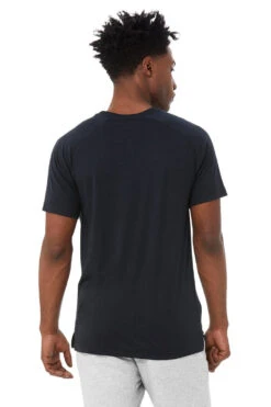 Alo Triumph Crew Neck Tee (Men's) - Dark Navy (Available Size: S, L) 7 Alo Triumph Crew Neck Tee (Men's) - Dark Navy (Available Size: S, L) -Tennis Clothing Store M1133R 00590 3 750x 9543c539 ccf2 49a9 b6b4 b9cc5fc8928c