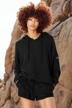 Alo Daze Short (Women's) - Black (Available Size: M) -Tennis Clothing Store W6116R 01 b3 s1 a1 1 M30 750x 9043b457 ead2 41f4 924a 616324476f93